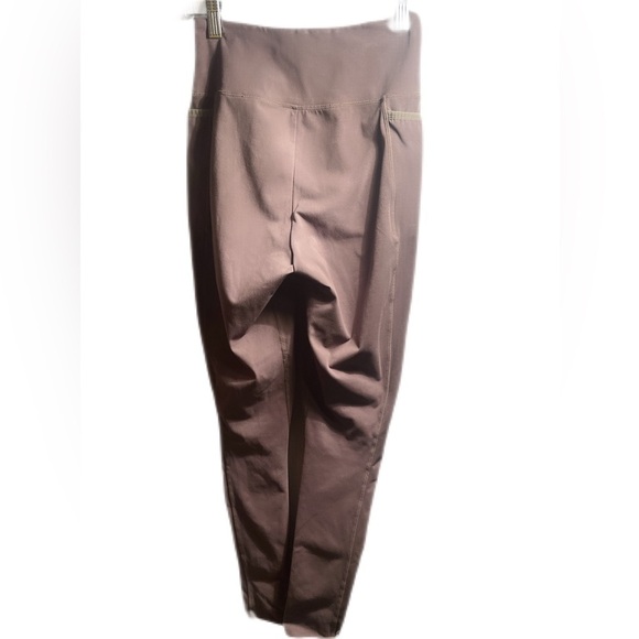 Gymshark 2 pocket green tight casual athletic yoga stretch lightweight legging M - Picture 3 of 3